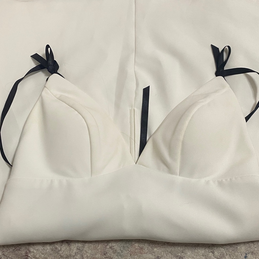 Elegant White Slip Dress with black bows from city studio - Picture 3 of 3
